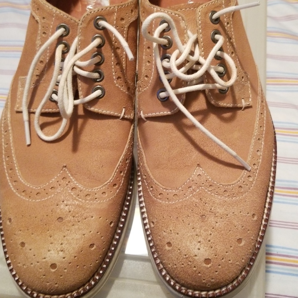 Donald J Pliner casual shoes